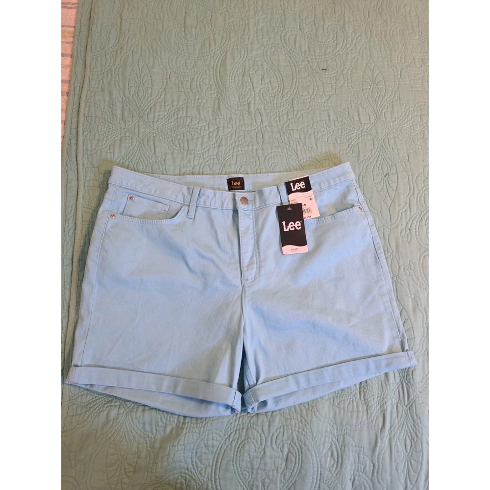 Lee Womens Mid Rise Denim Shorts Light Blue Cuffed Size 20 Medium 112330417